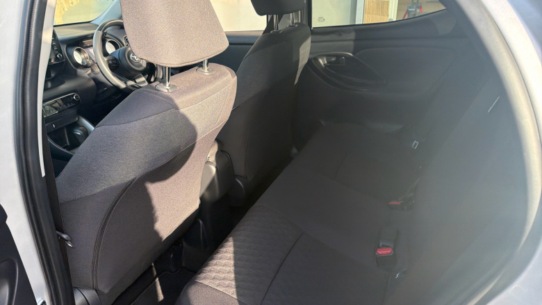 Toyota Yaris 1.5 Hybrid Design 5dr CVT Hybrid Hatchback